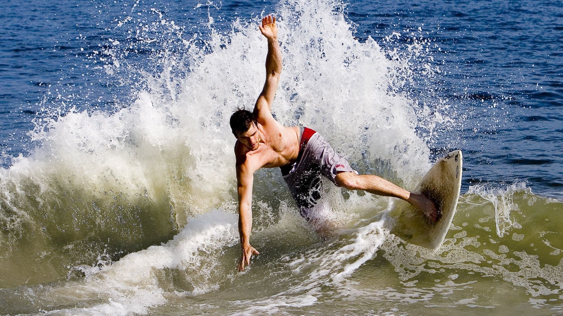 世界羽毛球混合团体赛国羽强势晋级，年轻选手表现值得期待，国际羽毛球混合团体比赛是